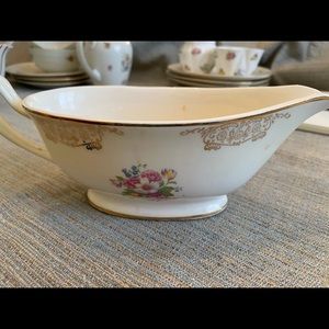 Gravy boat